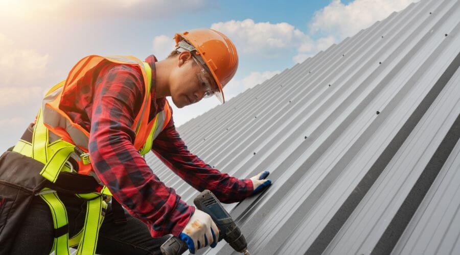 Professional Emergency Roof Repairs services in Elrod, AL